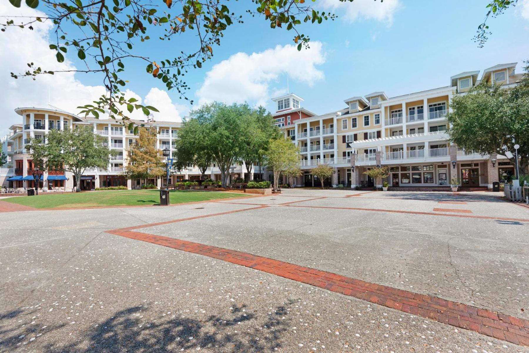 Augusta Village 530