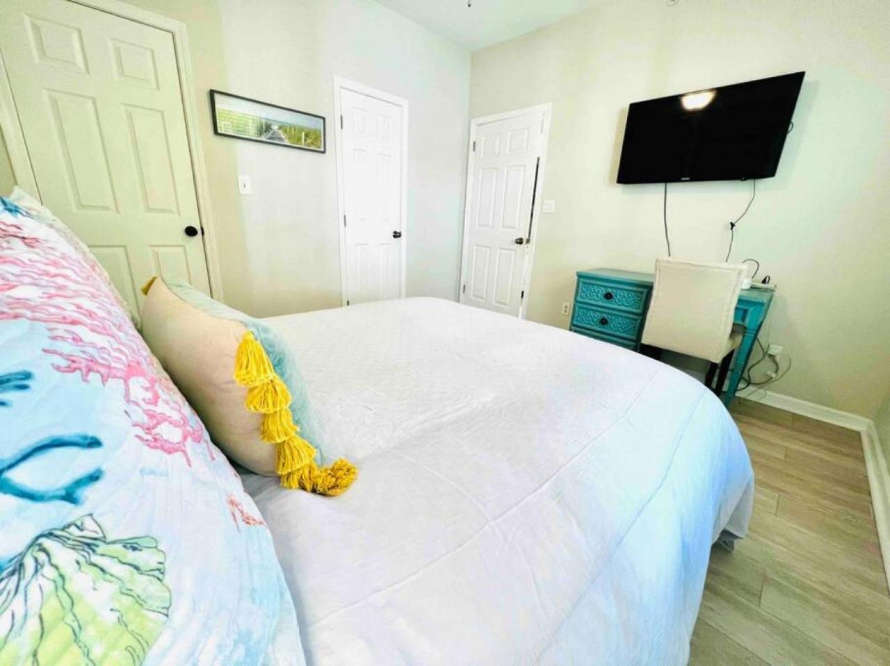 Aqua Del Sol - Elevated Experience - Quiet Pool Holiday home *