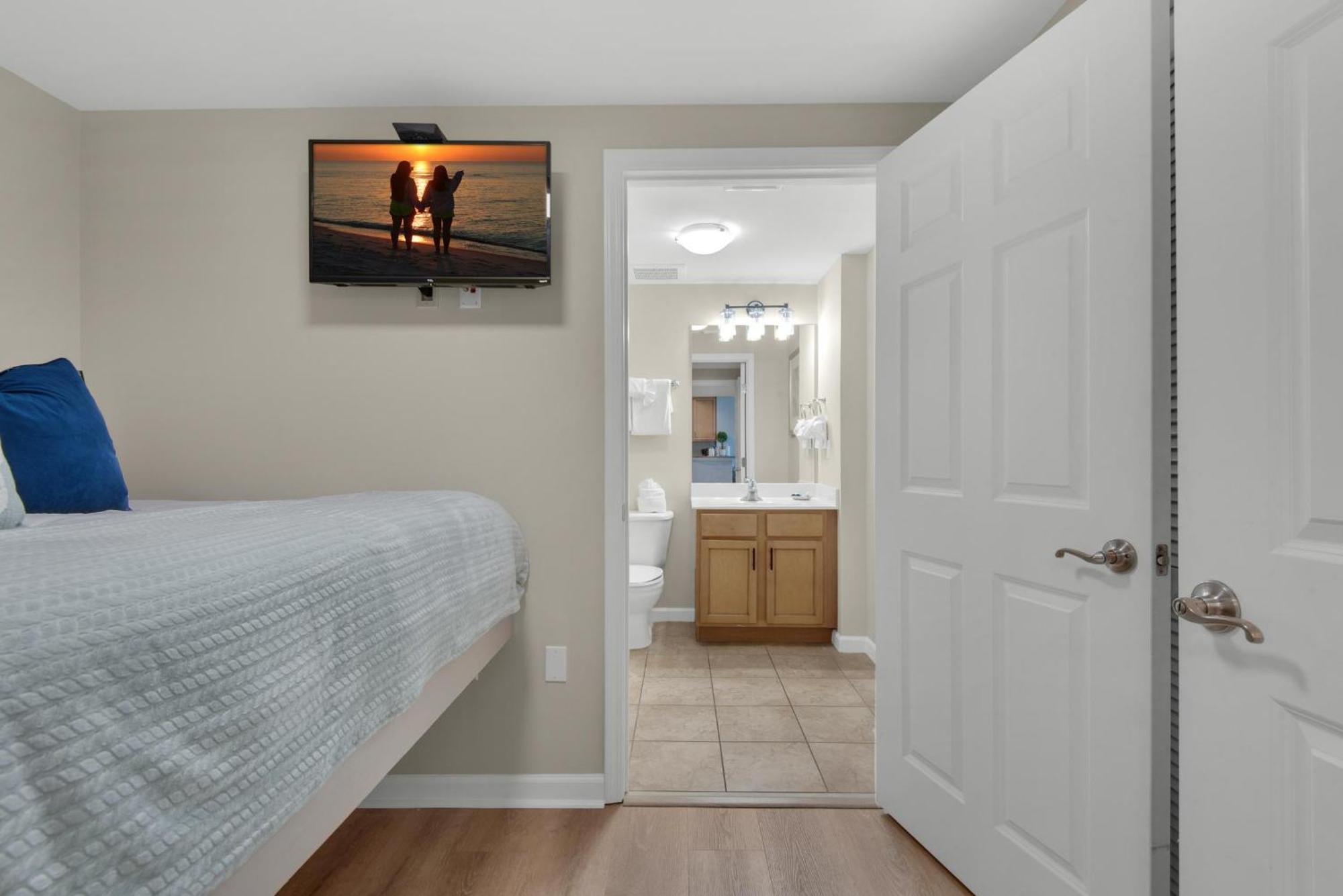 Palms #2606 Jr. 2br *