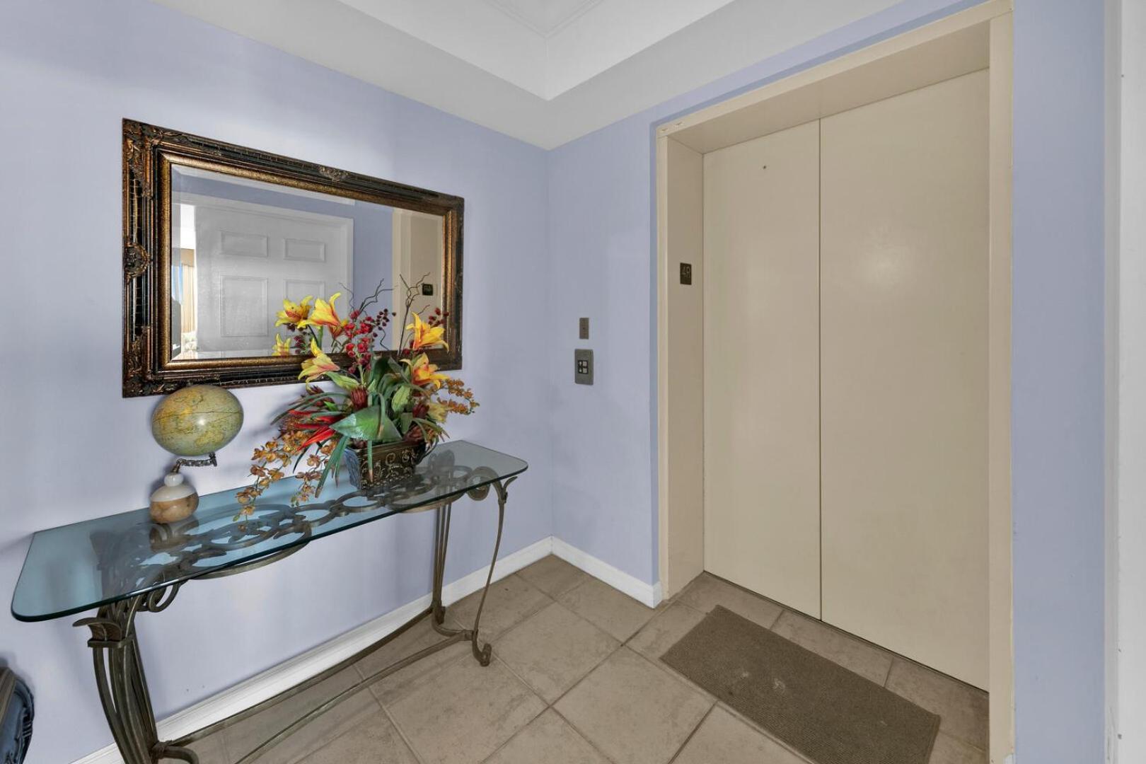 St Maarten 402 A Luxury Beachfront 3 Bedroom Elevator Opens Into Unit *