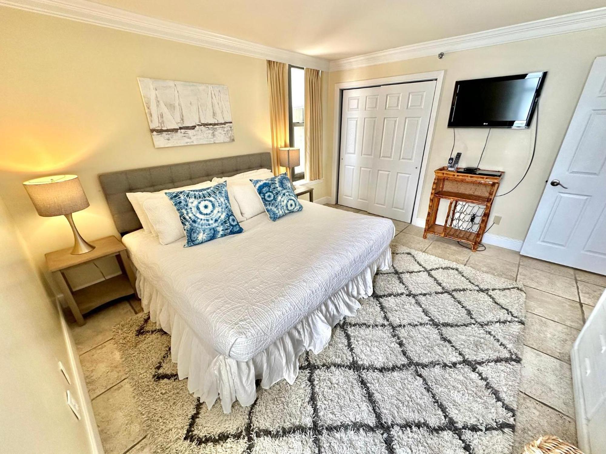 4086 Beachside One