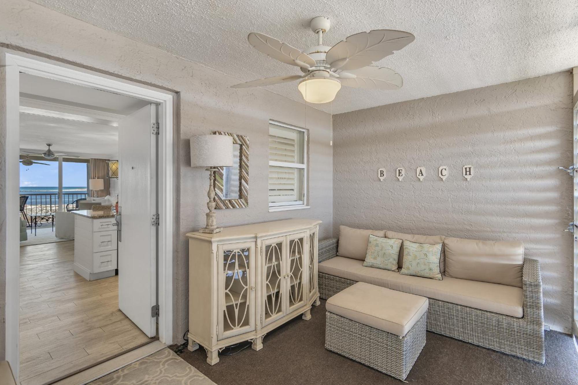 Magnolia House 503 At Pointe Apartment