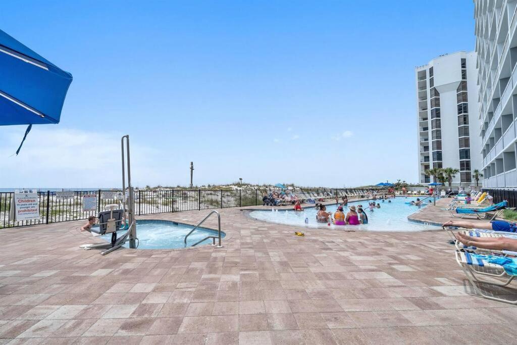 Apartment Terrace At Pelican 606 Three Little Fish *