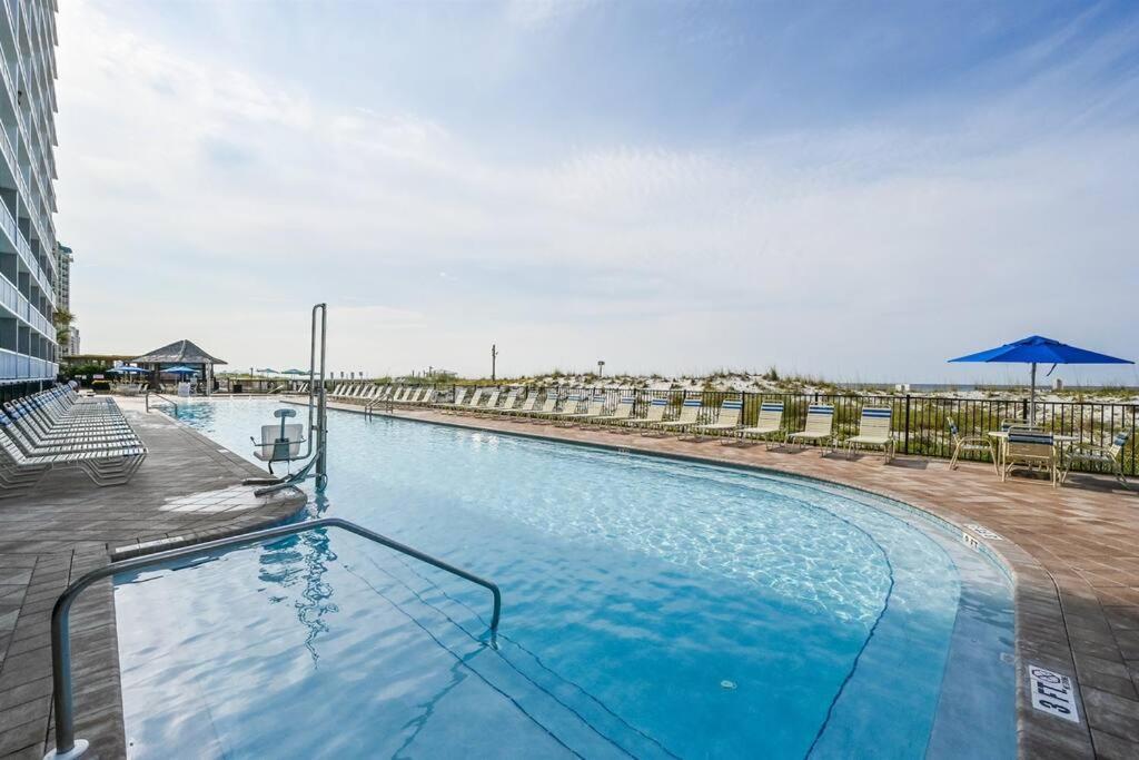Apartment Terrace At Pelican 606 Three Little Fish *