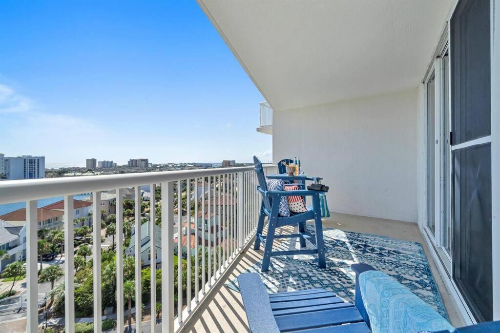 Apartment Terrace At Pelican 606 Three Little Fish