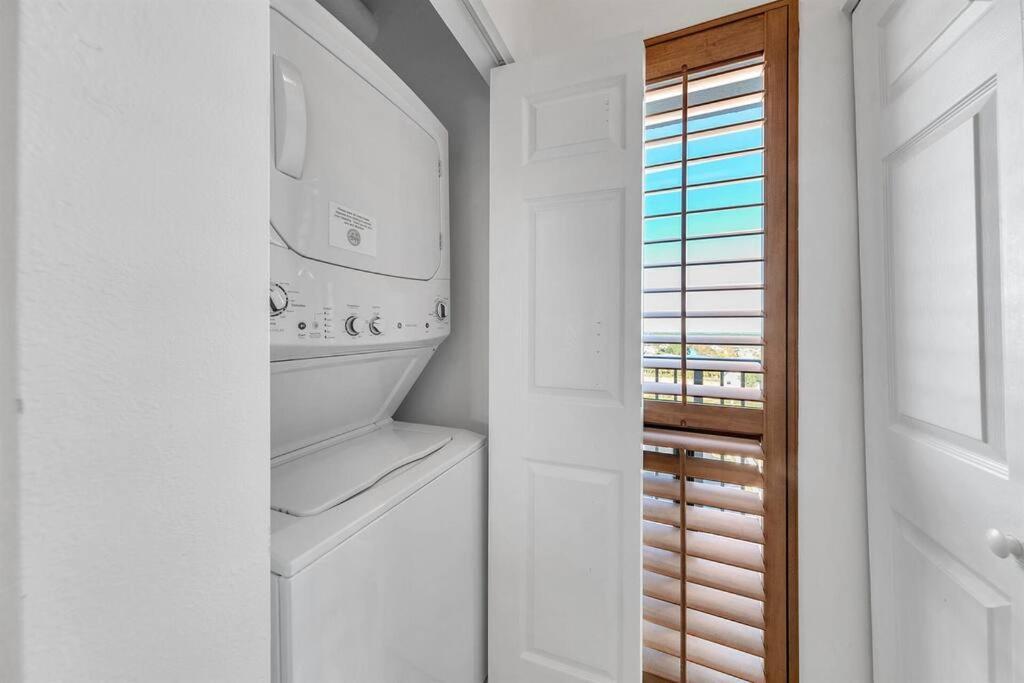 Emerald Towers 1302 Salty Smile Apartment *