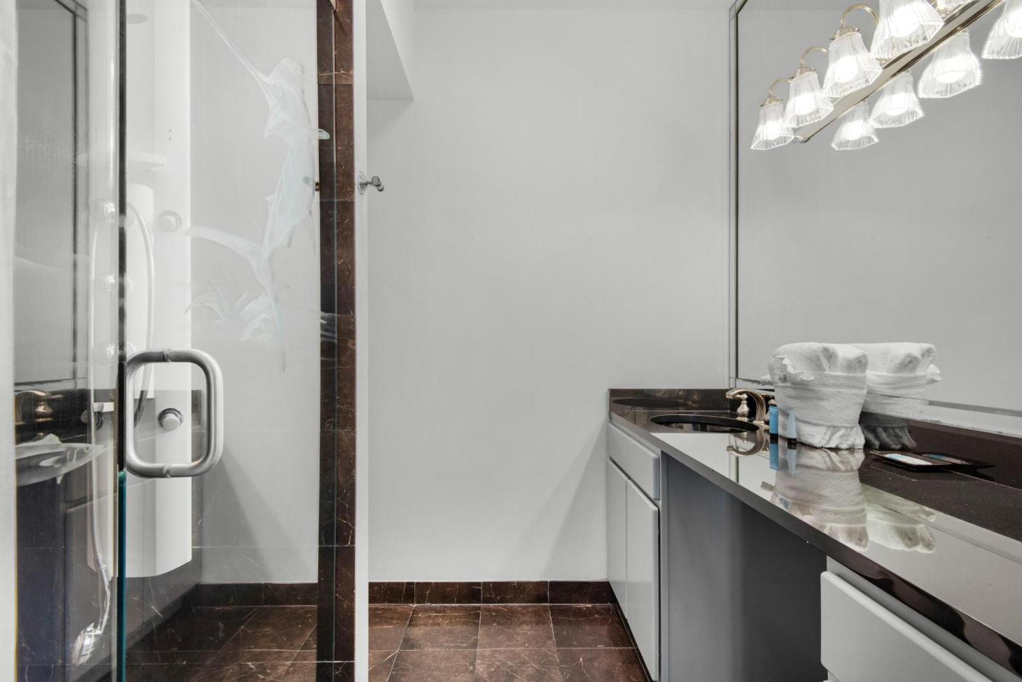 Enclave 702a Holiday home