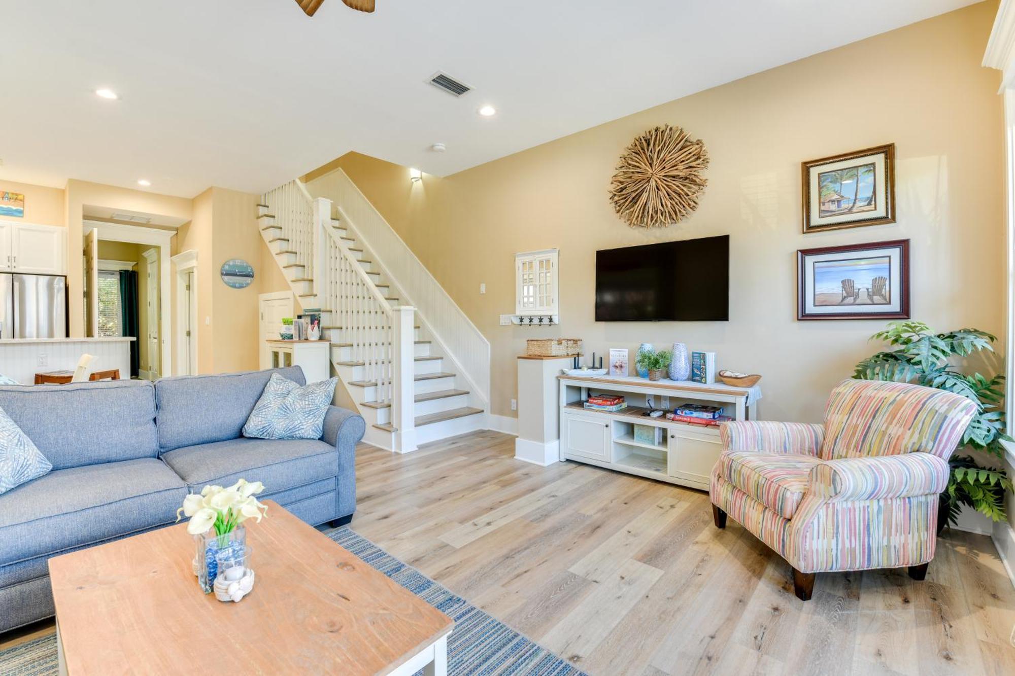 Holiday home Bright And Modern Townhome Steps To Miramar Beach!