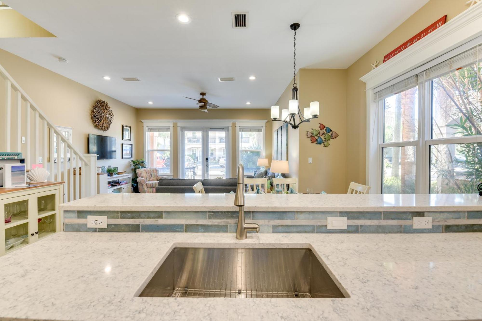 Holiday home Bright And Modern Townhome Steps To Miramar Beach! *