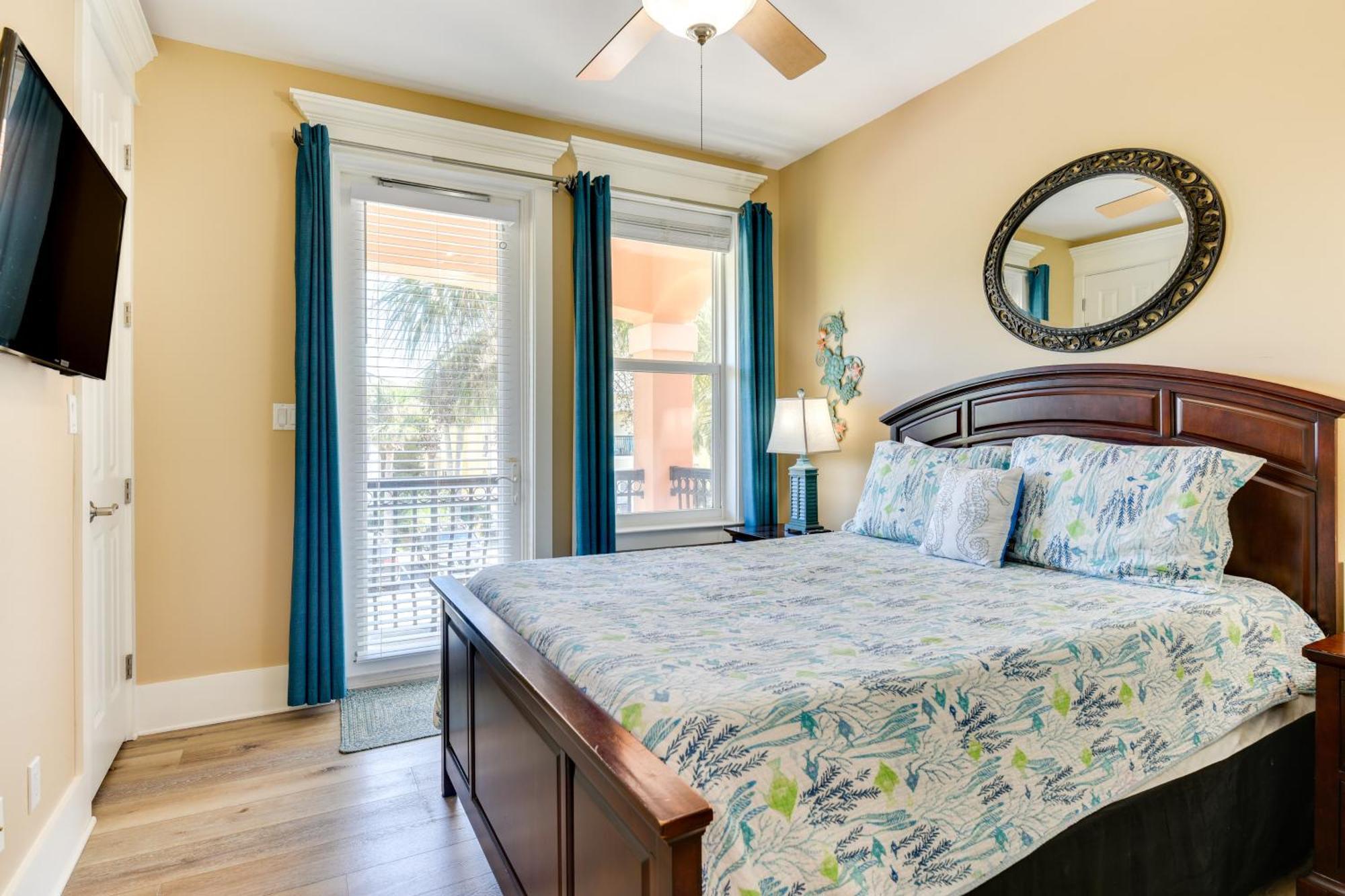 Bright And Modern Townhome Steps To Miramar Beach!