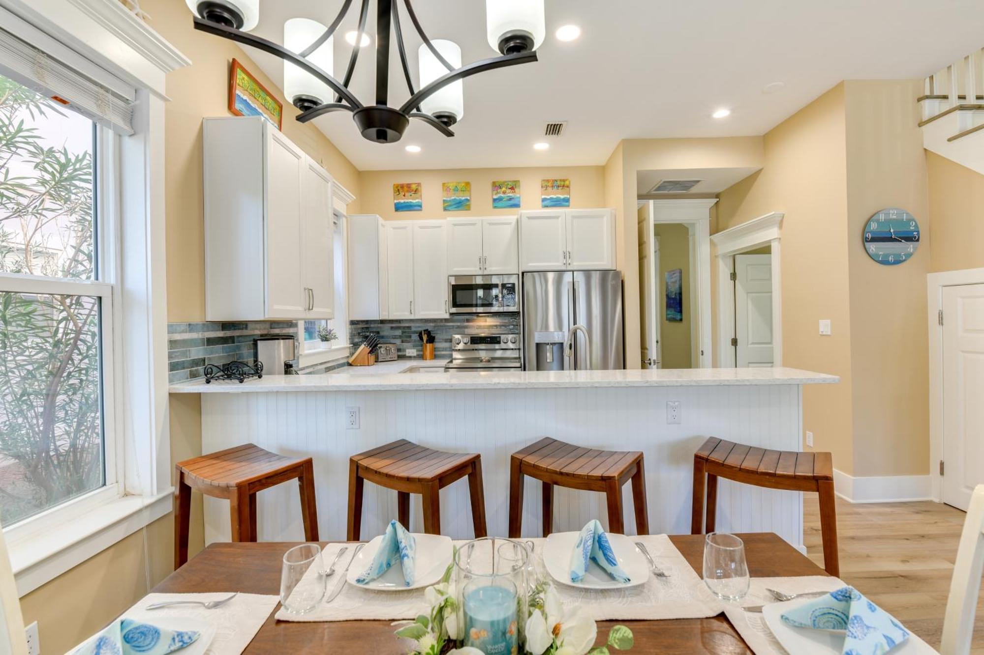 Holiday home Bright And Modern Townhome Steps To Miramar Beach!