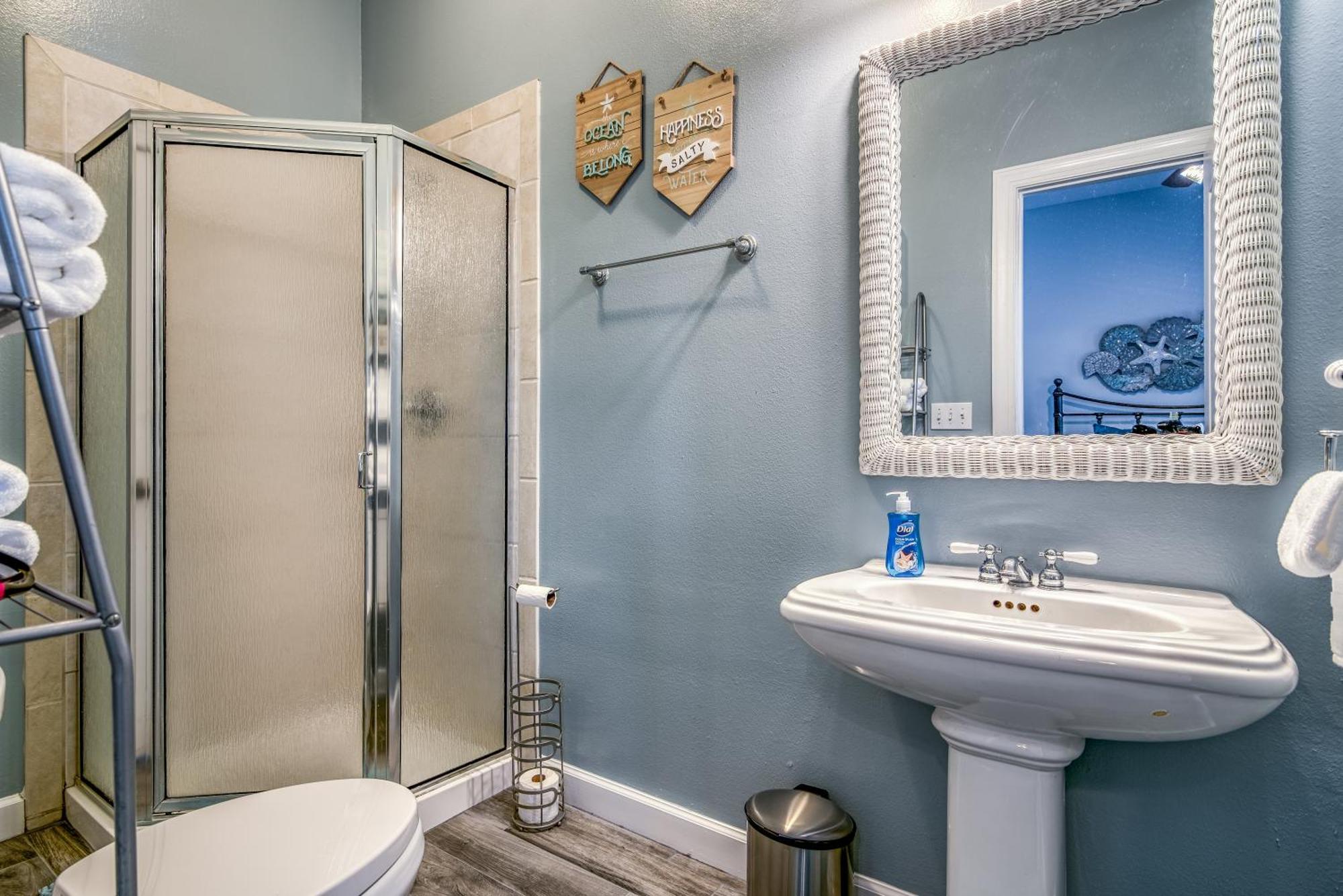 Doctor's Orders 2 Short Walk To Private Deeded Sleeps 14 Holiday home Destin
