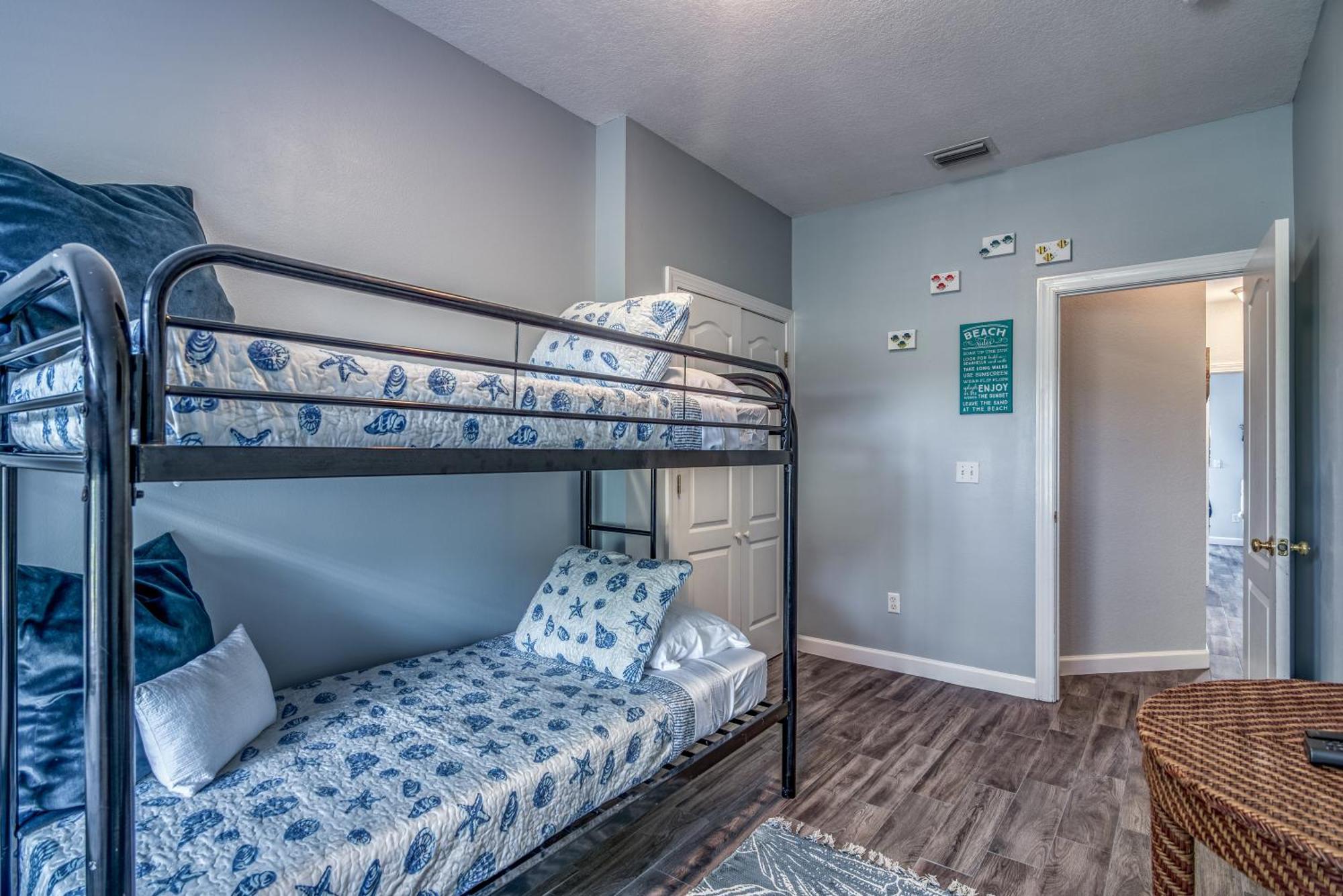 Holiday home Doctor's Orders 2 Short Walk To Private Deeded Sleeps 14 *