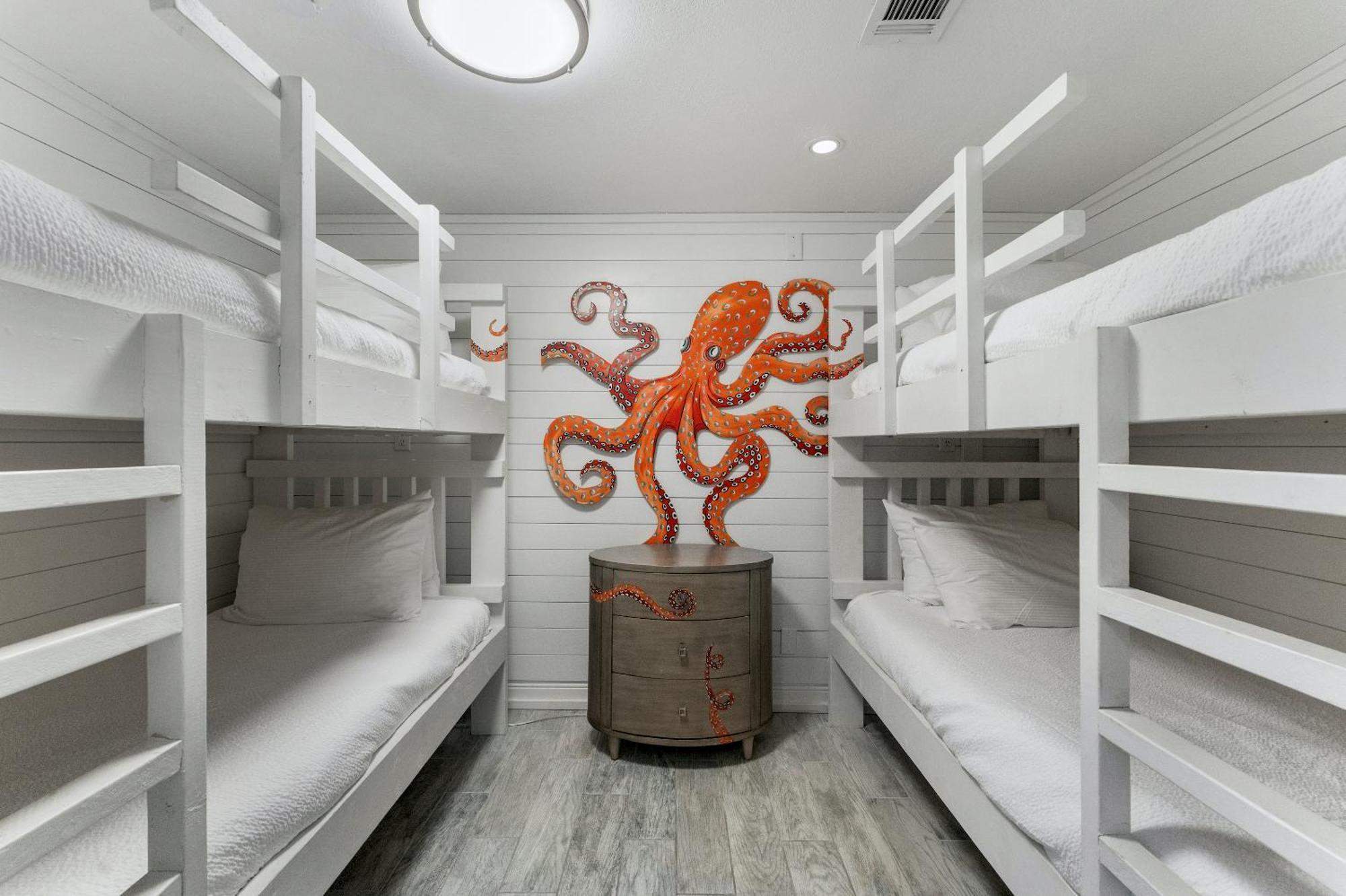 Club By Panhandle Getaways Destin