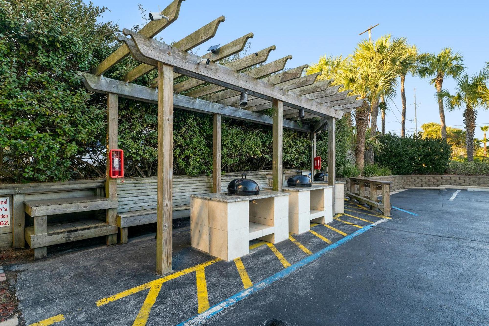 Club By Panhandle Getaways *