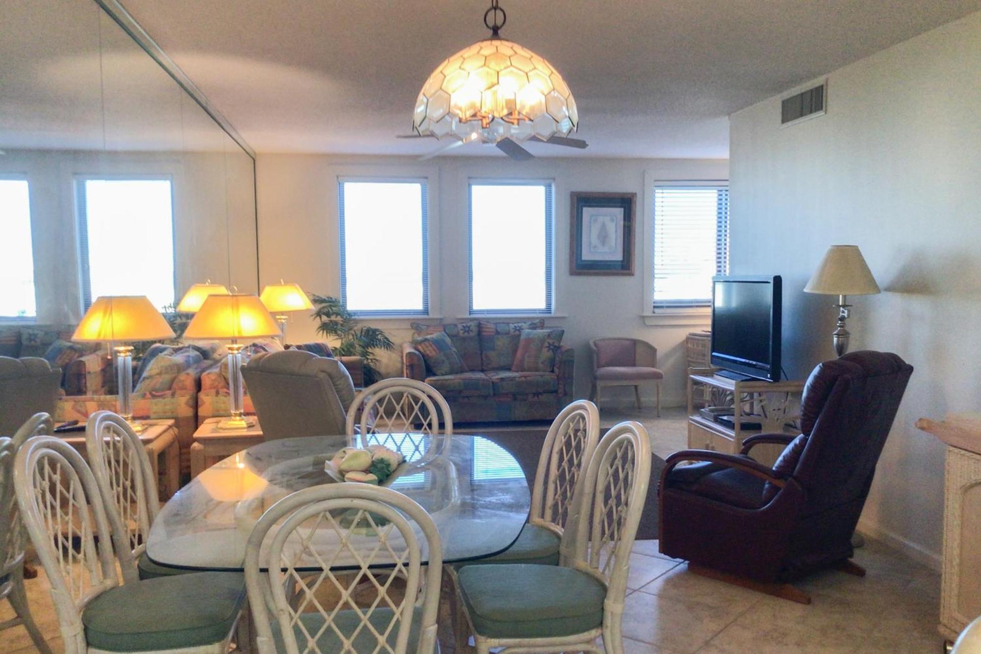 Jetty East 306b