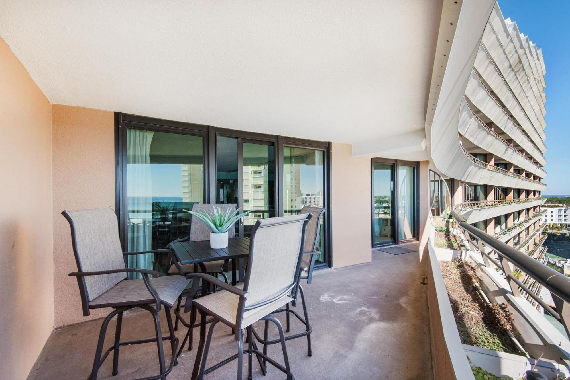 Edgewater #1007 Holiday home