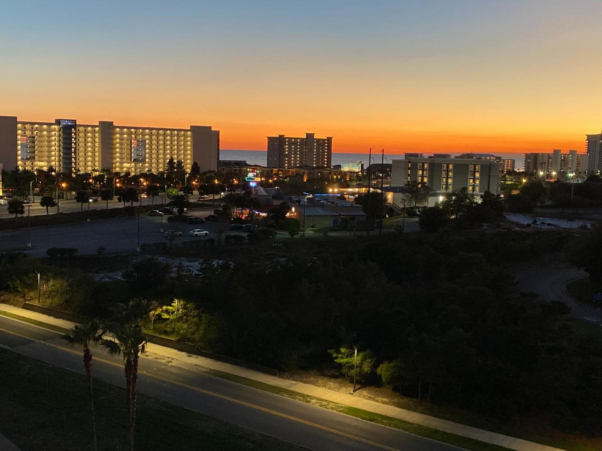 Coastal Oasis Retreat At The Palms Of Destin! Apartment