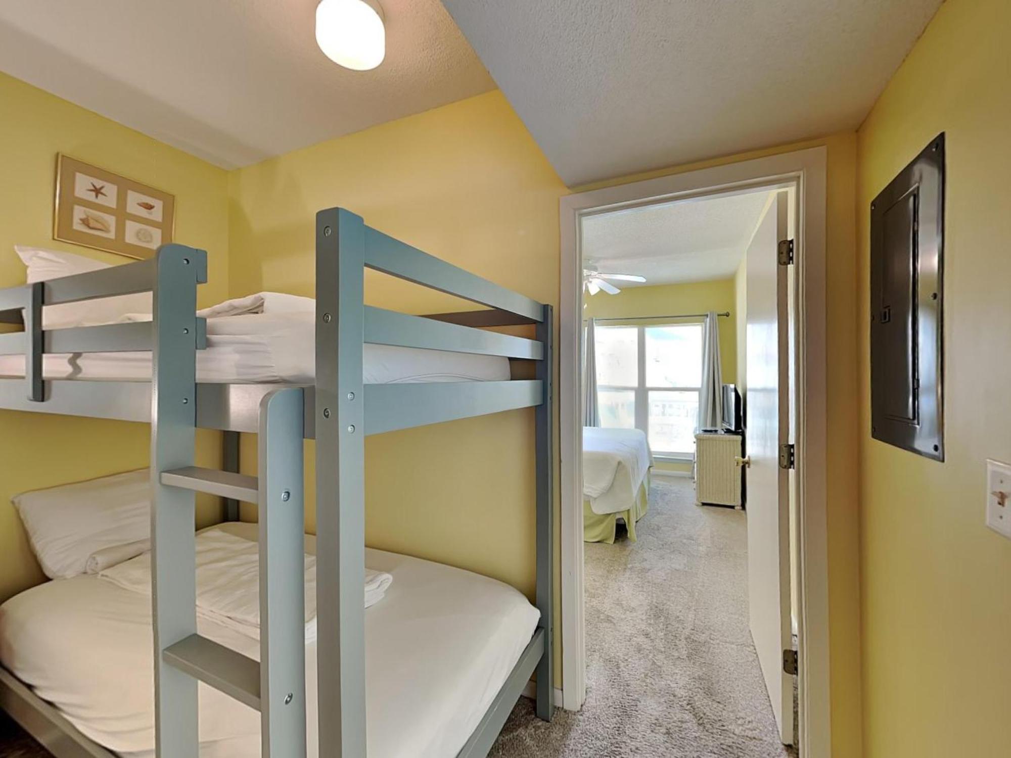 Apartment Sandpiper Cove #1121 *