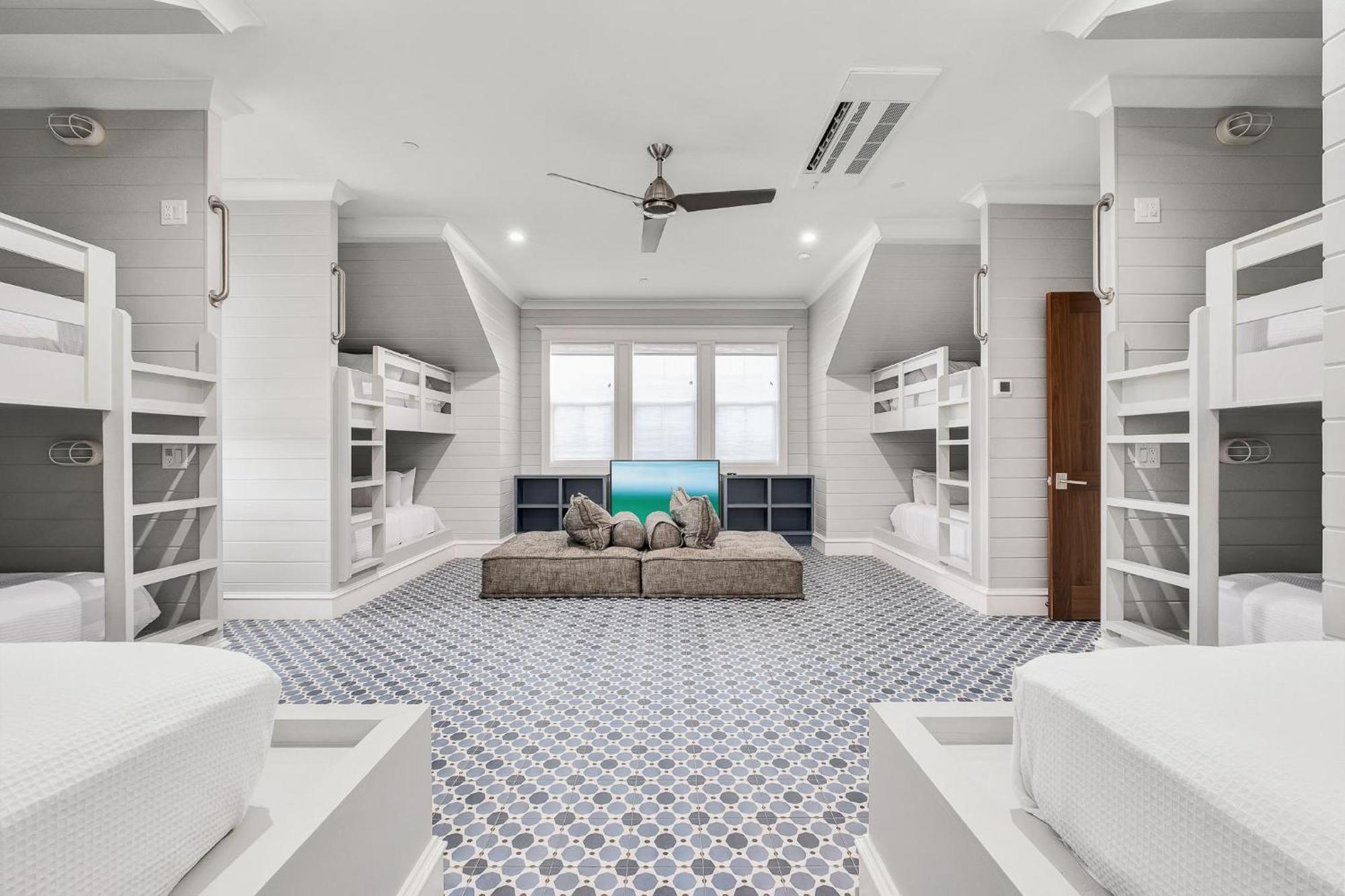 Holiday home Paradise At Park Row *