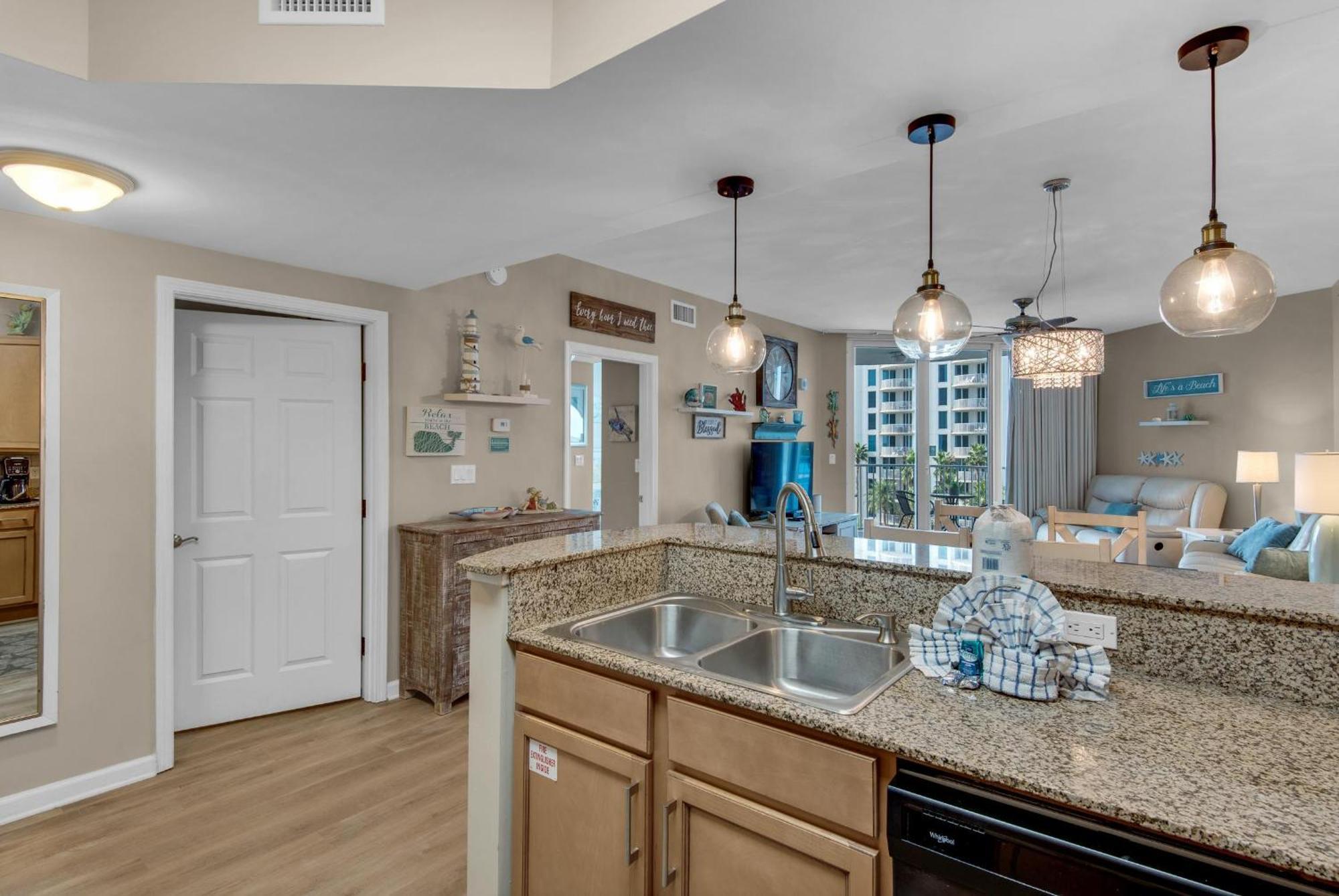 Palms #1503 Jr. 2br *