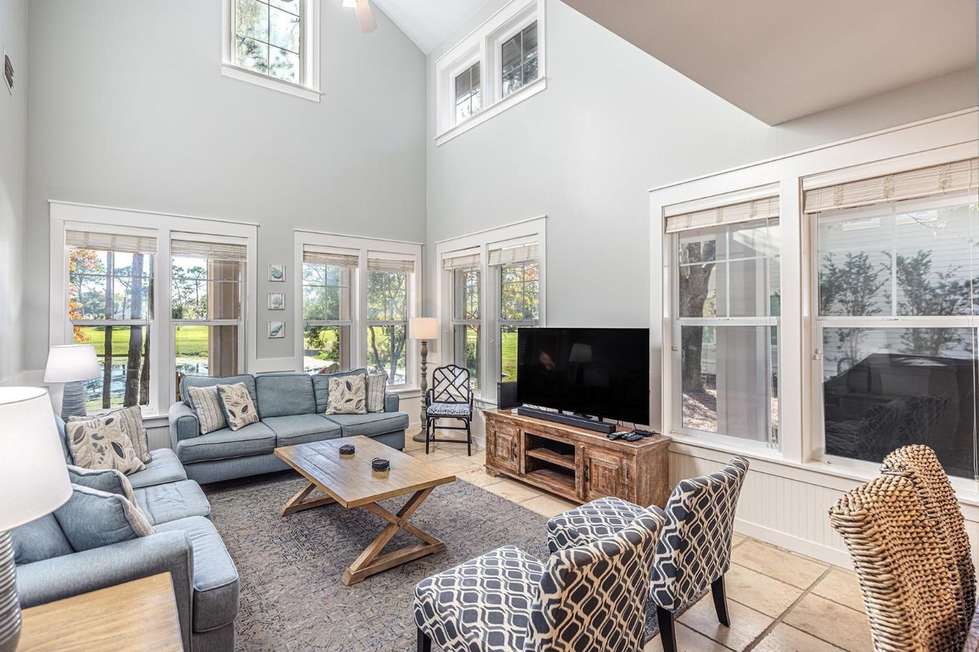 1282 Laurel Grove
