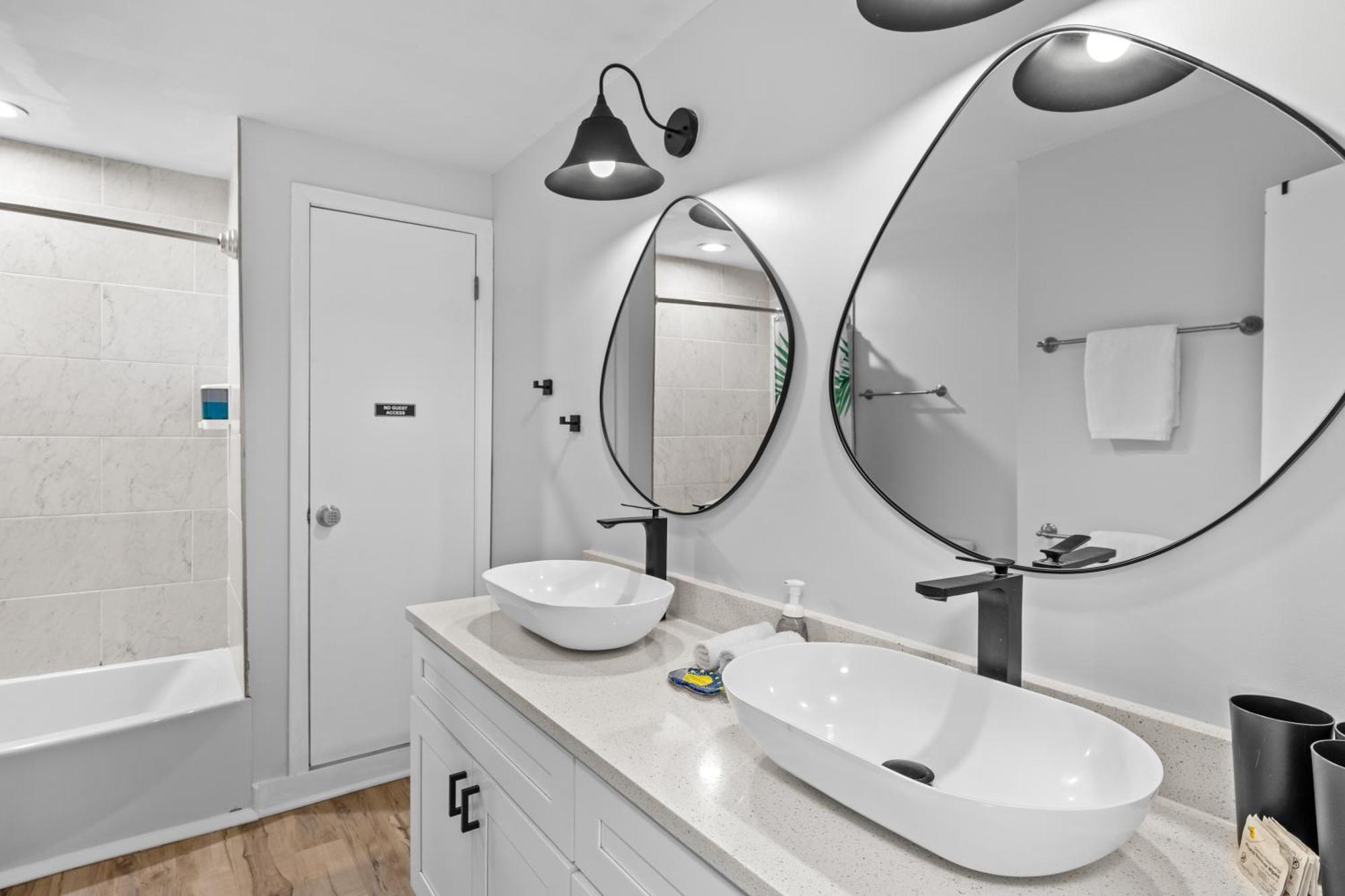 Zula Life House: Spacious Beachside Retreat With Pool And Pet-friendly Yard Holiday home Destin