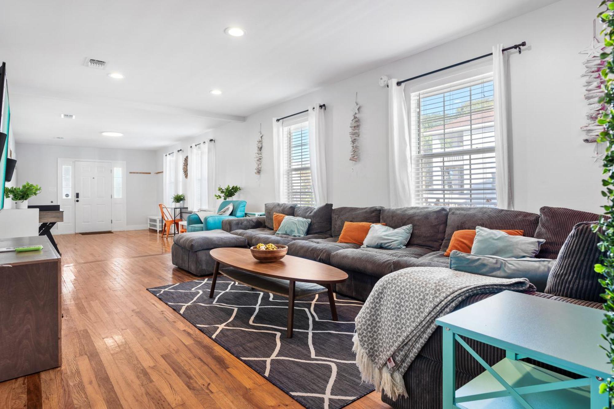 Zula Life House: Spacious Beachside Retreat With Pool And Pet-friendly Yard