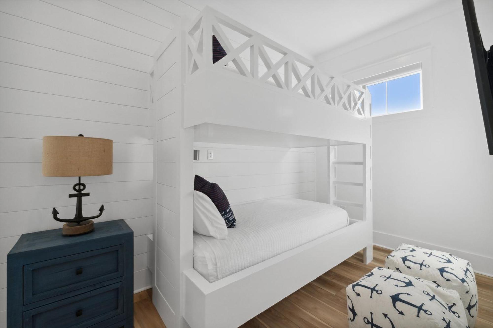 A Little Nauti With Pool And Golf Cart Holiday home *