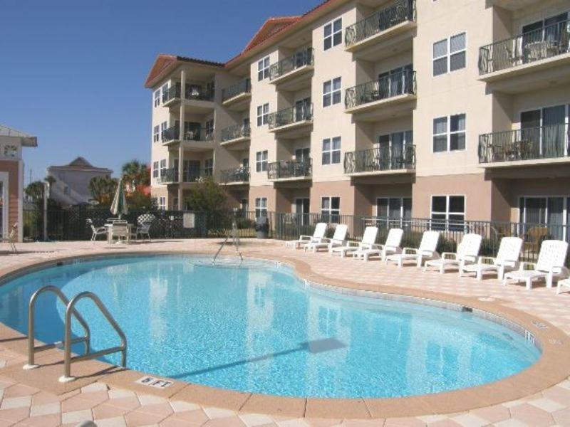 Apartment Emerald Waters 104 *