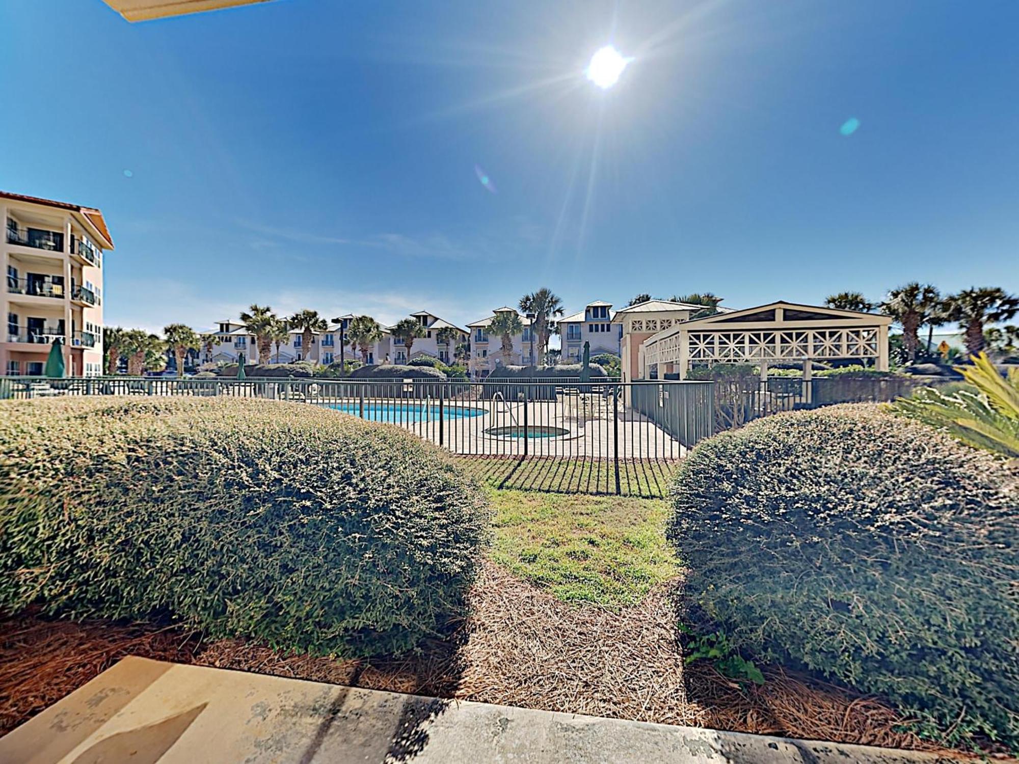 Emerald Waters 104 Apartment