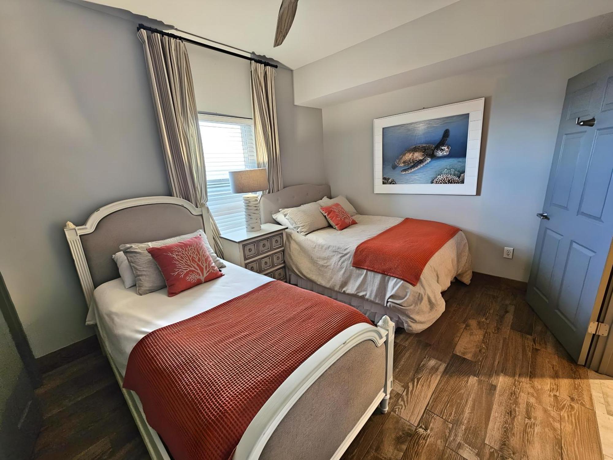 Ariel Dunes 2103 Salty Bull Fabulous Updated Condo! Holiday home *