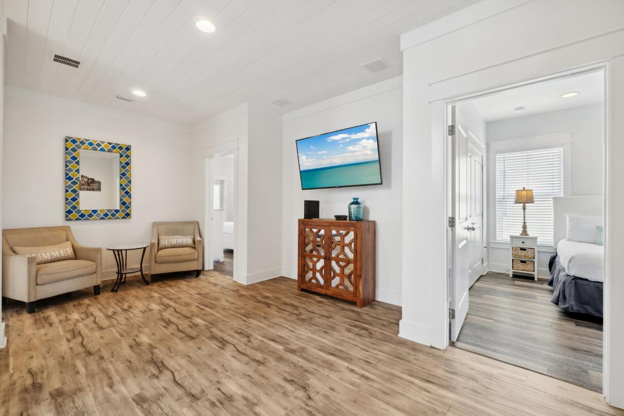 Holiday home Crystal Gem With Pool And Chair Setup Destin