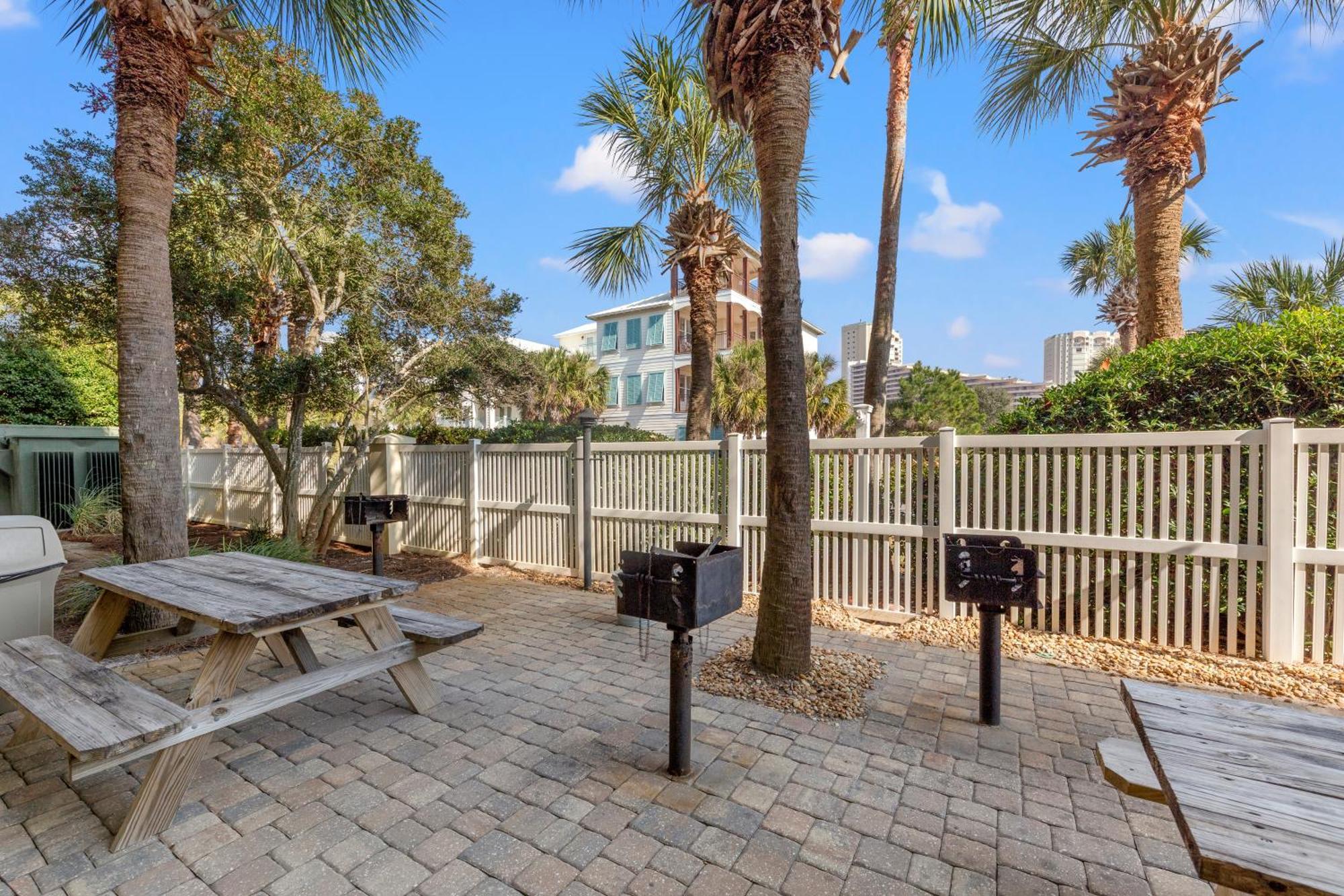 Fun In The Sun! Crescent At Miramar - Gulf Front+beach Chairs * Destin