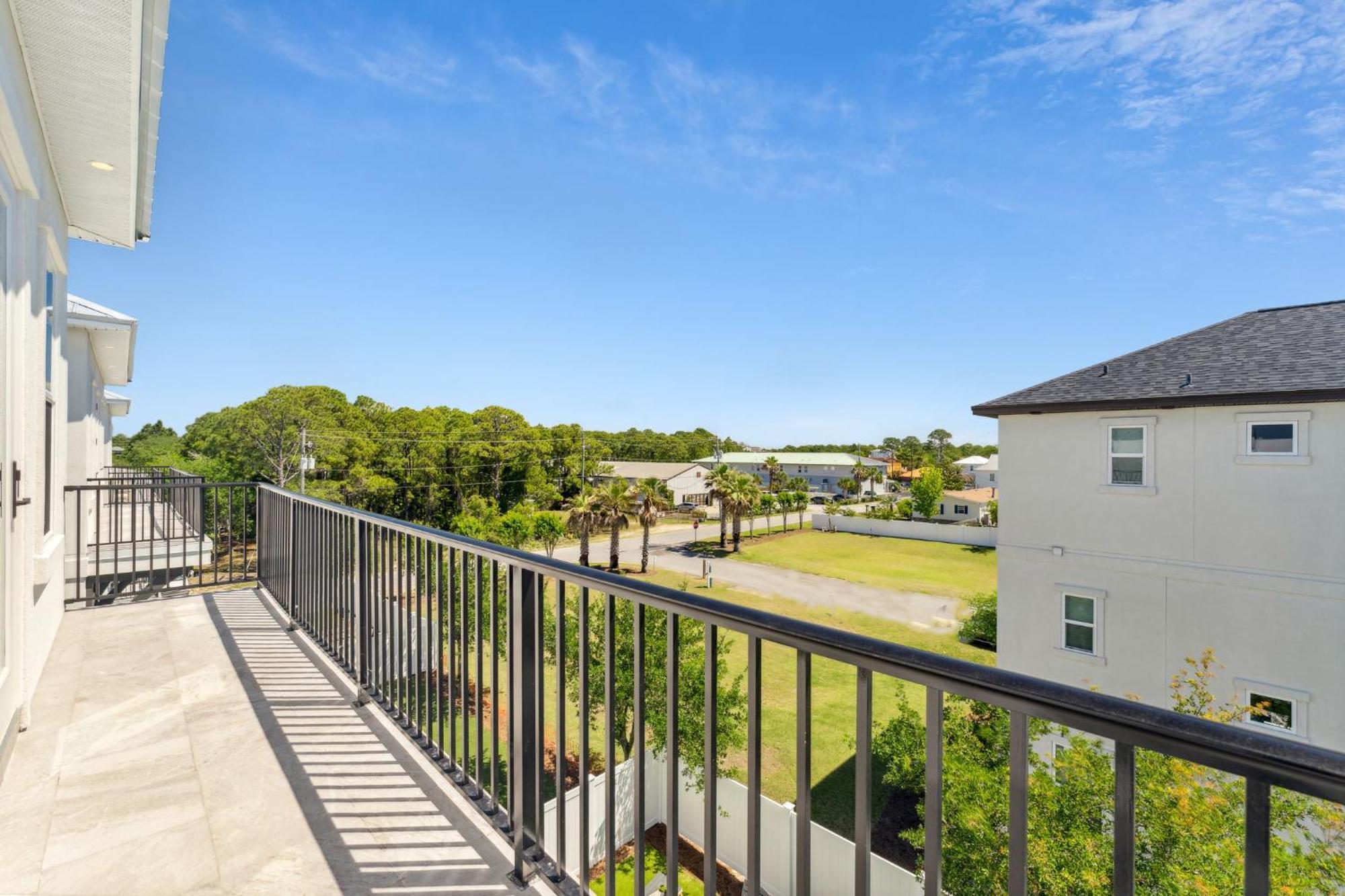 Endless Summer Estate With Golf Cart And Game Destin