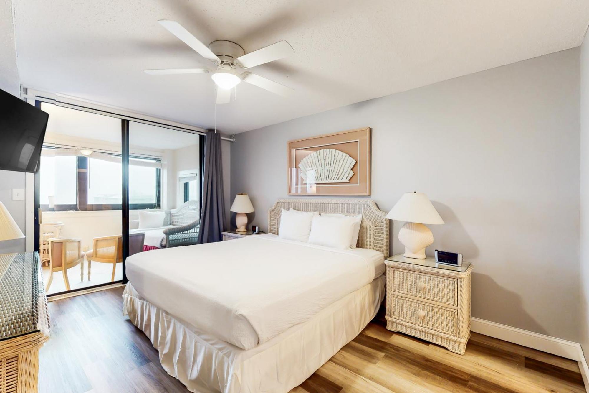 Jetty East 306b Apartment
