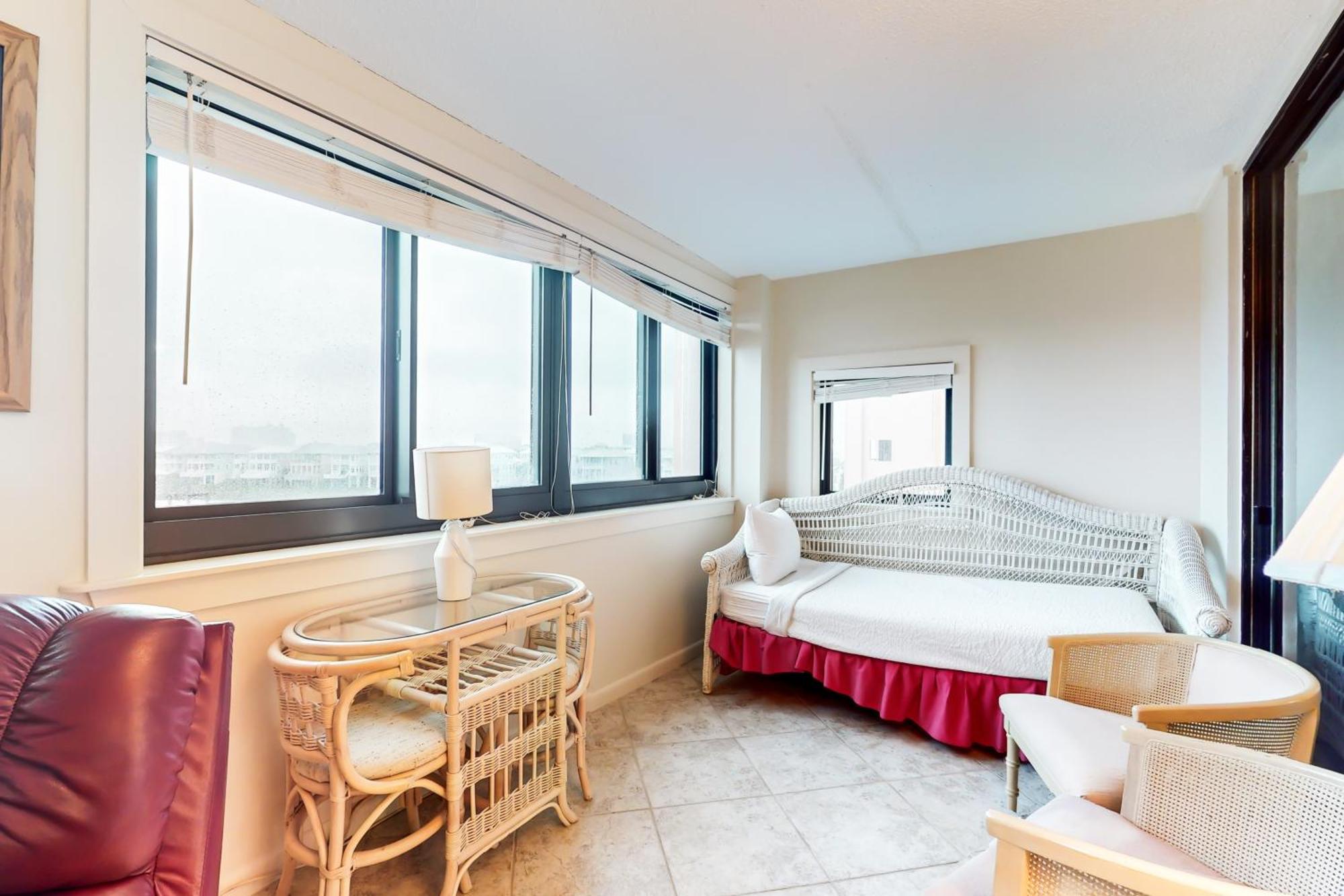 Apartment Jetty East 306b *