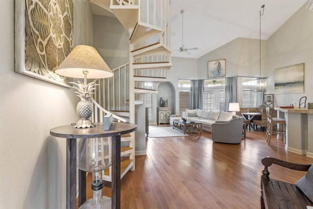 4 Bedroom - 3 Ba Townhouse Walkable To Pool Destin
