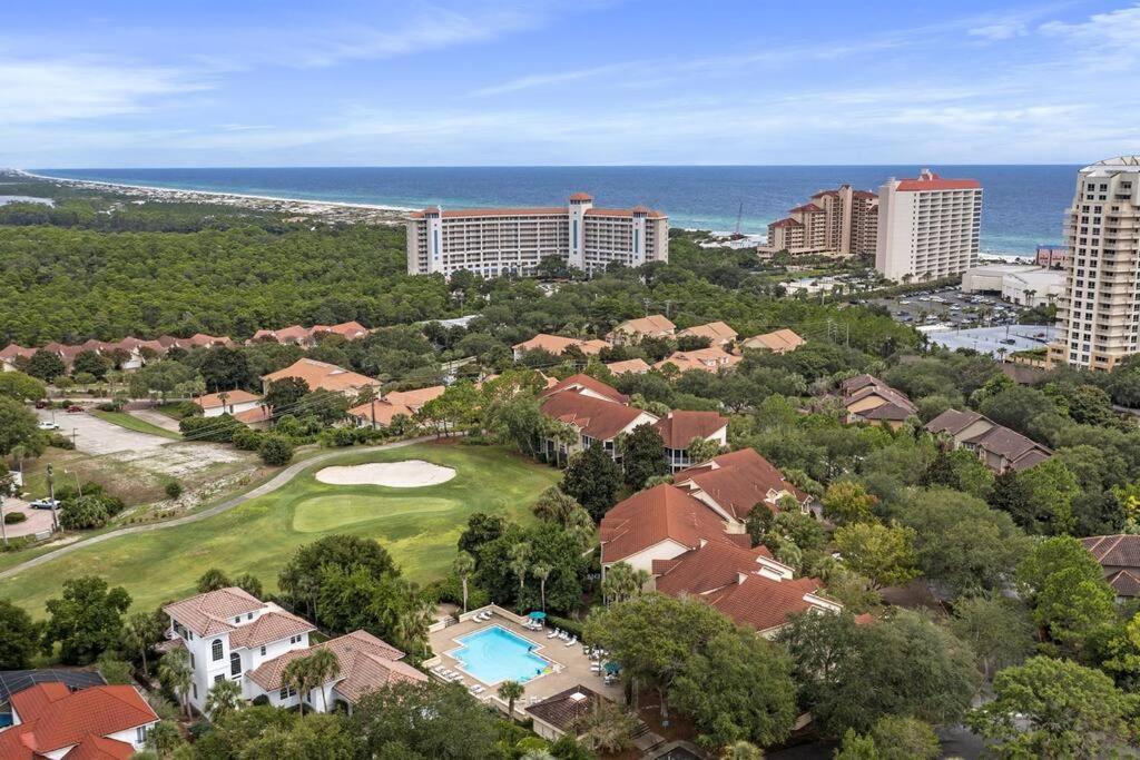 4 Bedroom - 3 Ba Townhouse Walkable To Pool Destin