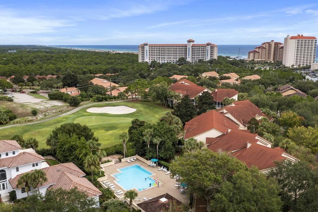 4 Bedroom - 3 Ba Townhouse Walkable To Pool Apartment