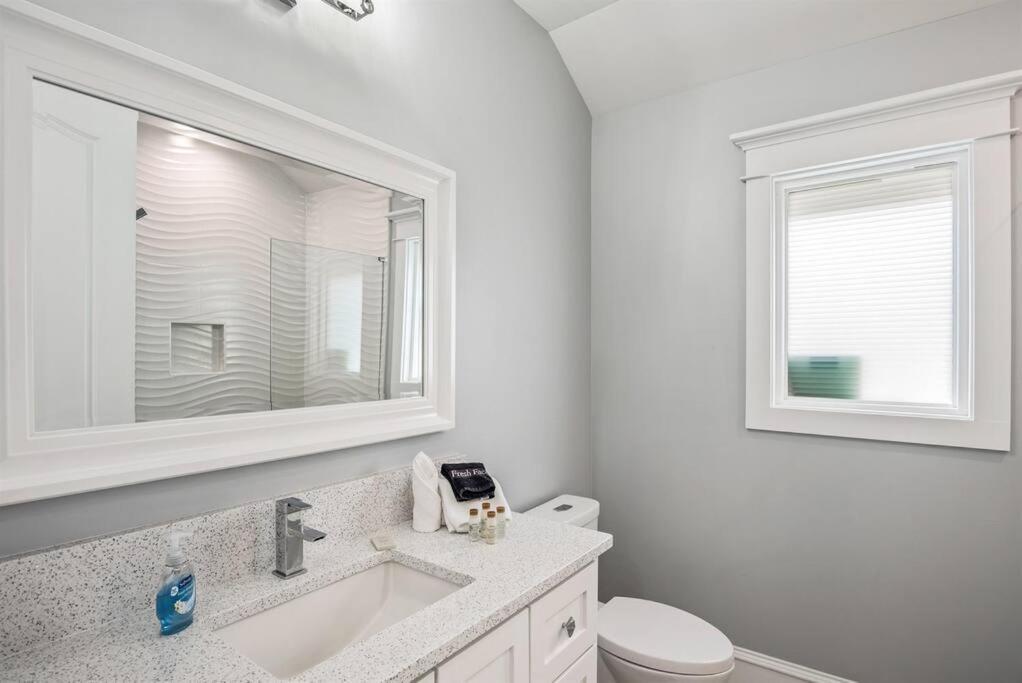 Serenity By The Sea 3 Bedroom 3.5 Ba *