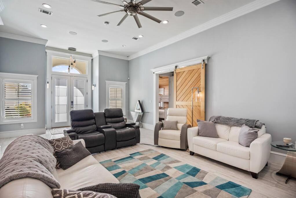 Serenity By The Sea 3 Bedroom 3.5 Ba Holiday home *