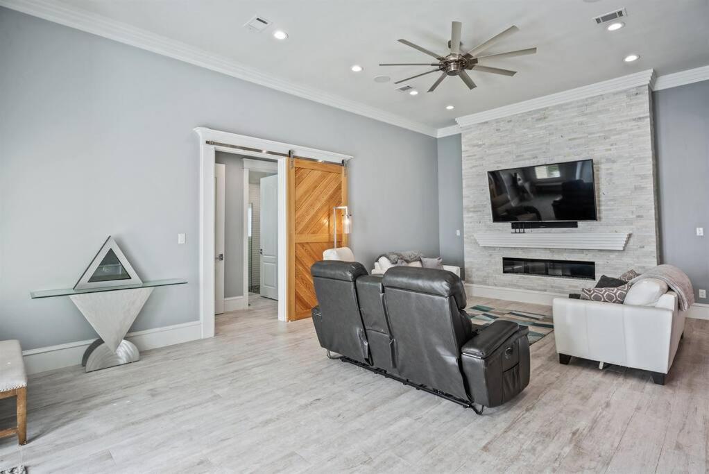 Serenity By The Sea 3 Bedroom 3.5 Ba Holiday home