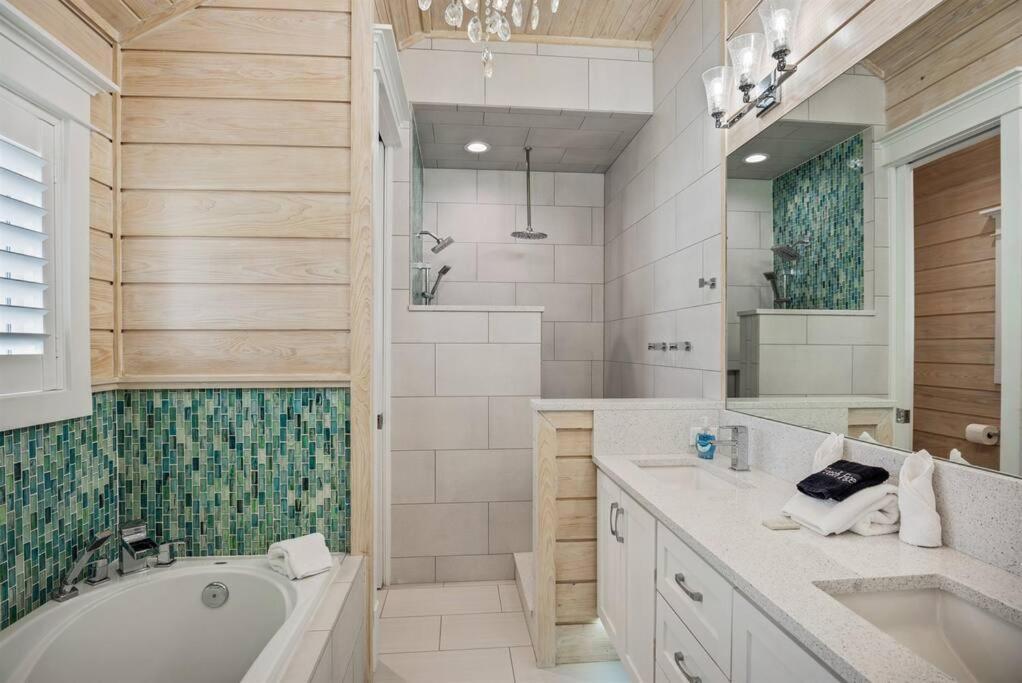 Serenity By The Sea 3 Bedroom 3.5 Ba