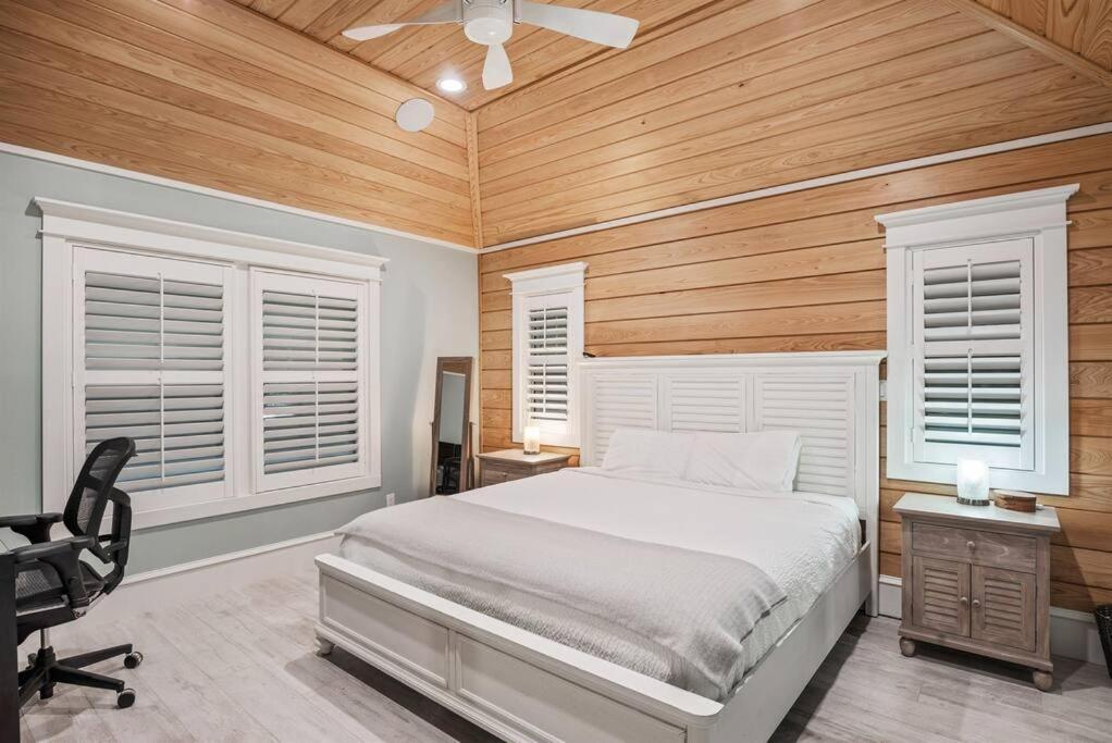 Serenity By The Sea 3 Bedroom 3.5 Ba Holiday home
