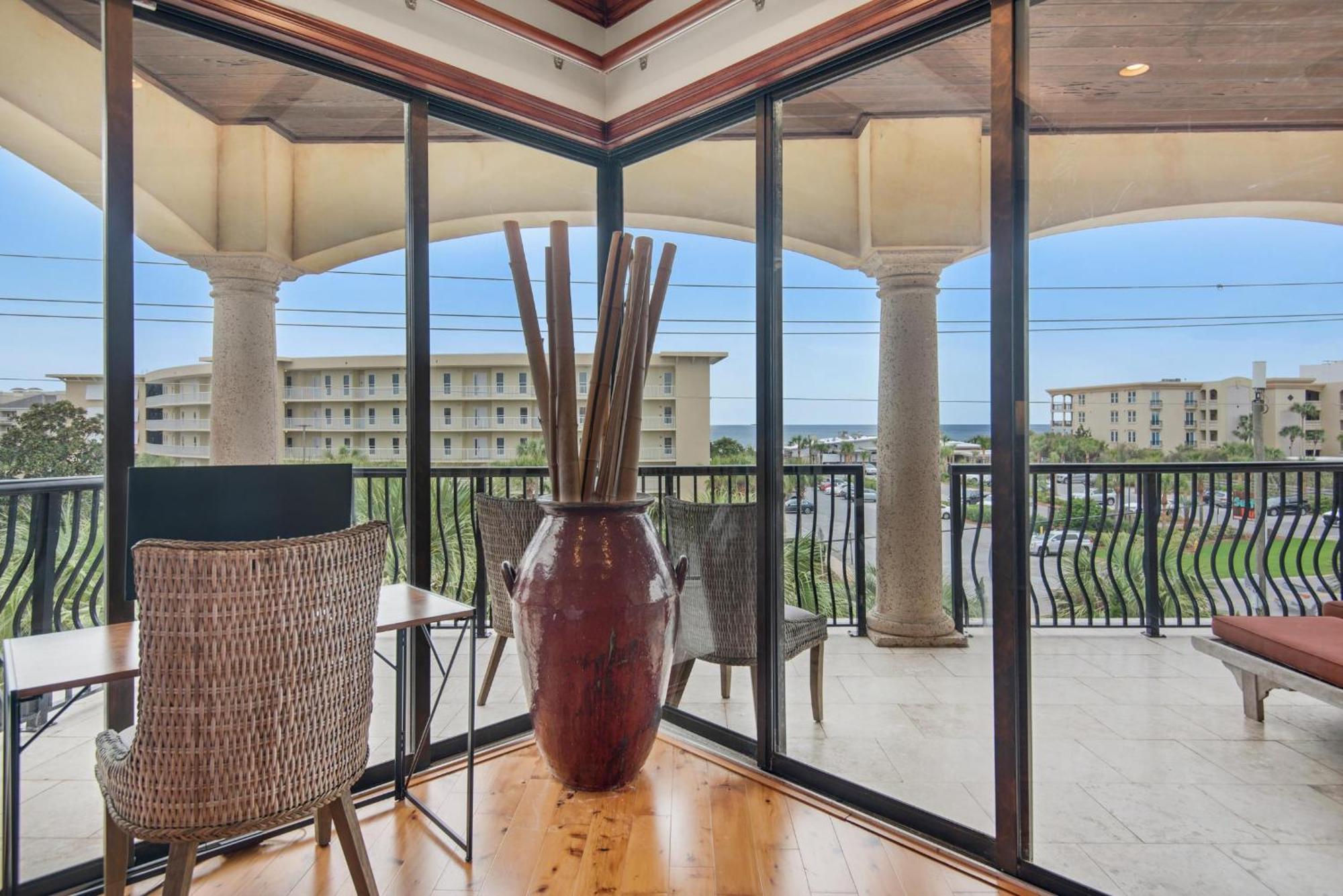 Tuscana Destin