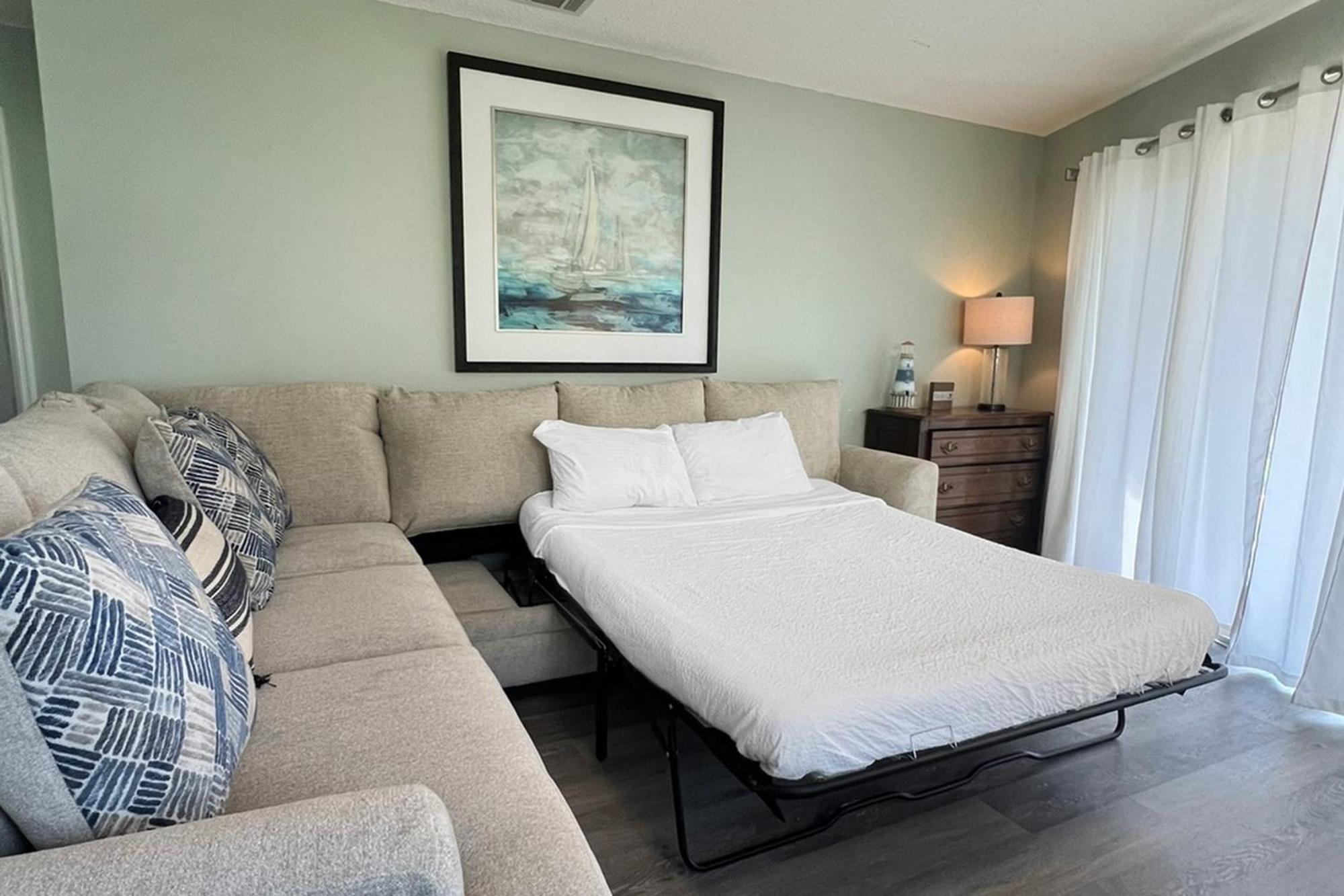 Crystal Village, Unit 20a Apartment