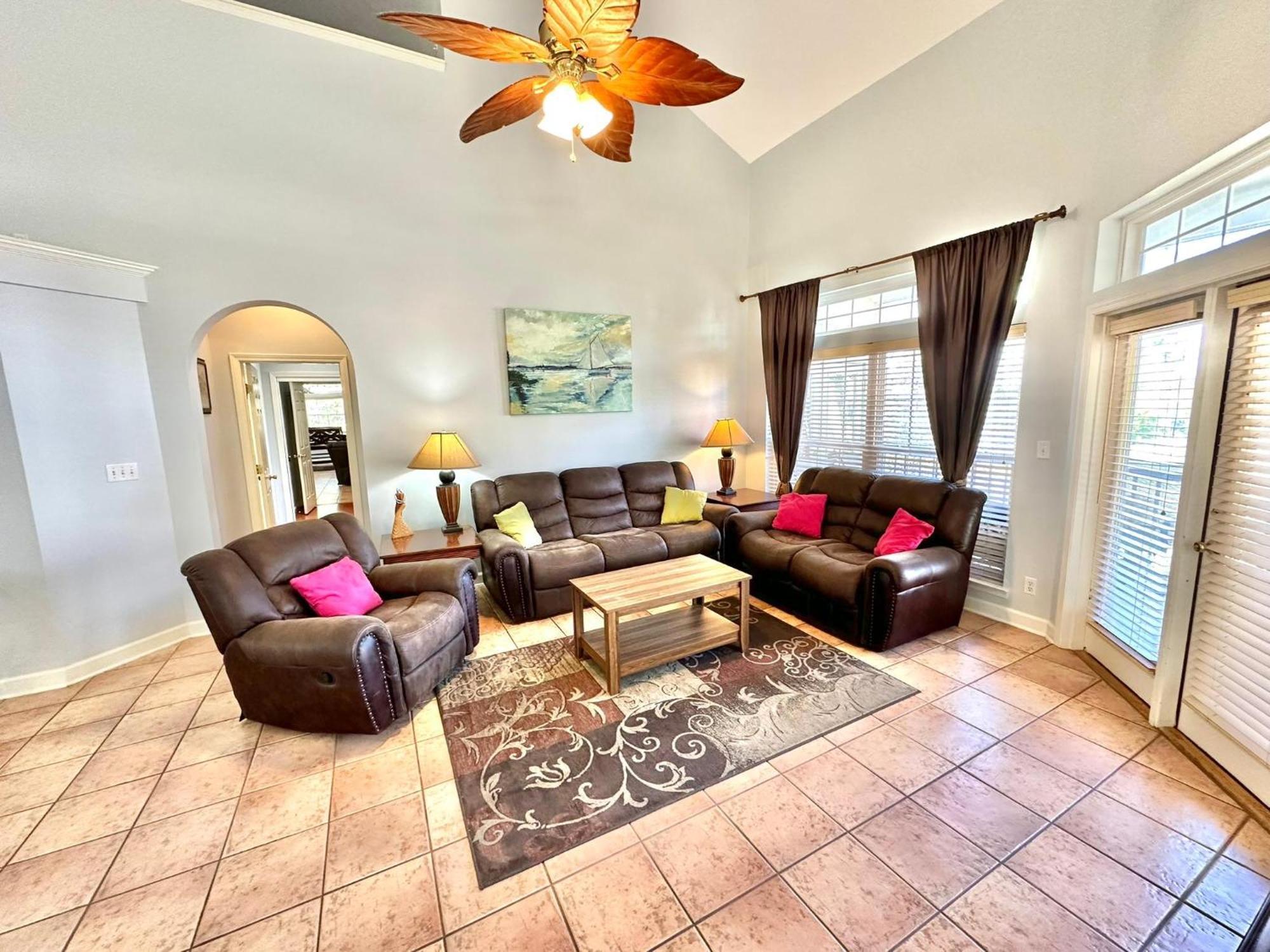 5259 Tivoli By The Sea *