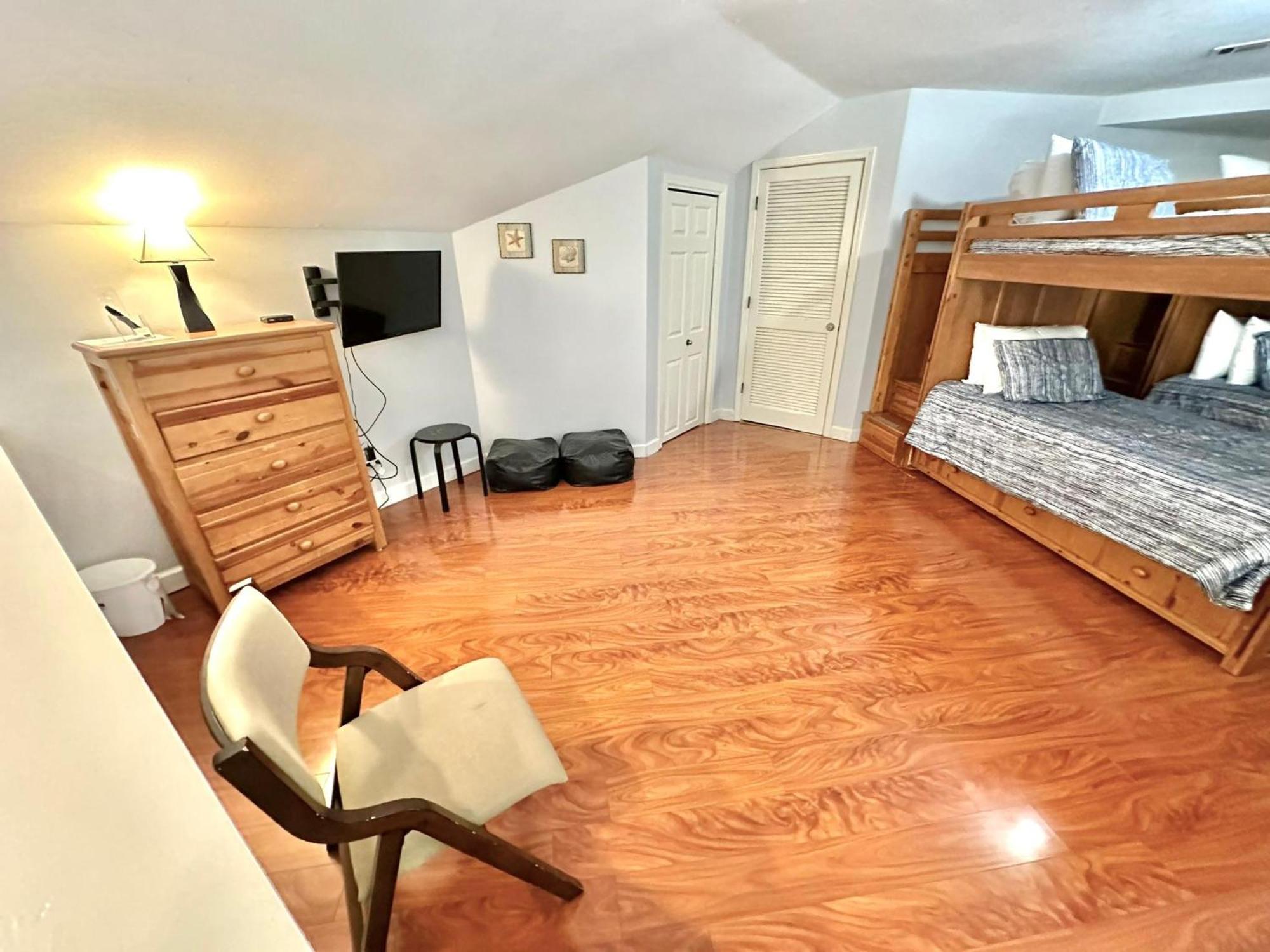 5259 Tivoli By The Sea