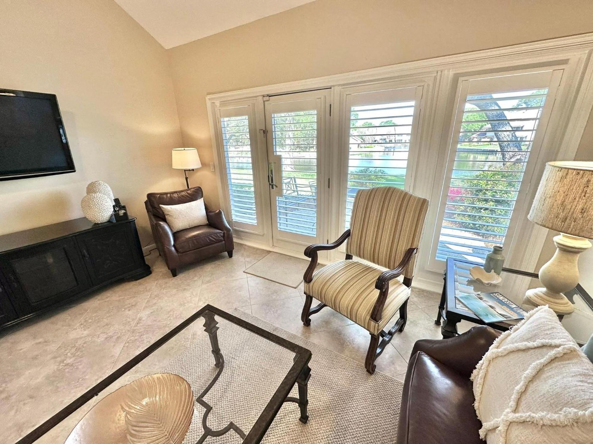 5073 Beachwalk